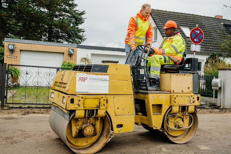Ausbildung, Ausbildungsplätze 2024, Maurer, Tiefbau, Azubi, Baugrube, Rohrleitung, Straßenbau, Verkehrsweg, Tunnelbau, Bohrung