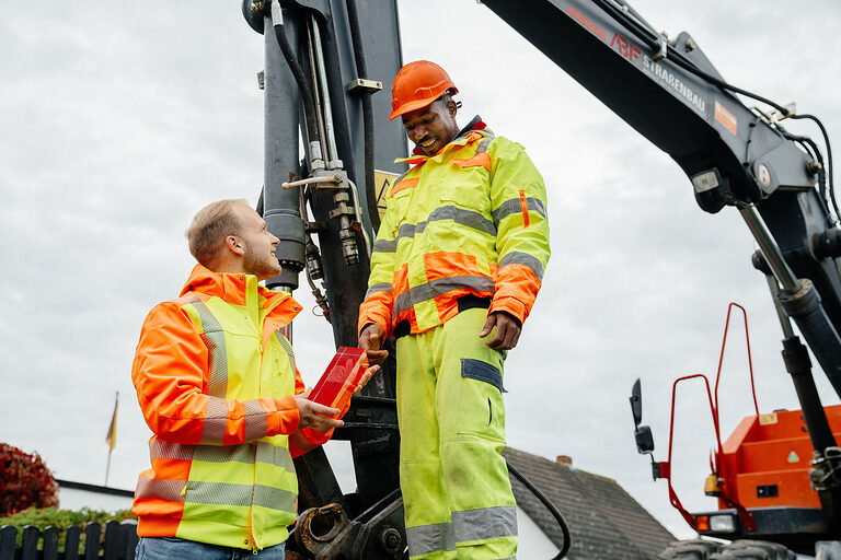 Ausbildung, Ausbildungsplätze 2024, Maurer, Tiefbau, Azubi, Baugrube, Rohrleitung, Straßenbau, Verkehrsweg, Tunnelbau, Bohrung