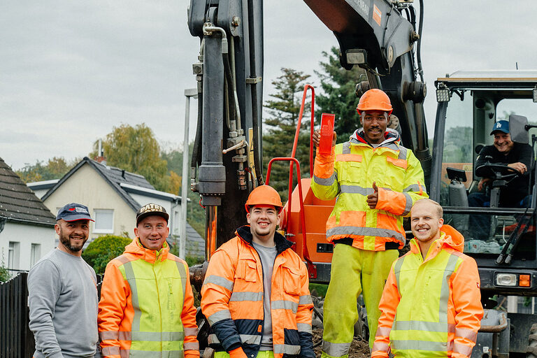 Ausbildung, Ausbildungsplätze 2024, Maurer, Tiefbau, Azubi, Baugrube, Rohrleitung, Straßenbau, Verkehrsweg, Tunnelbau, Bohrung
