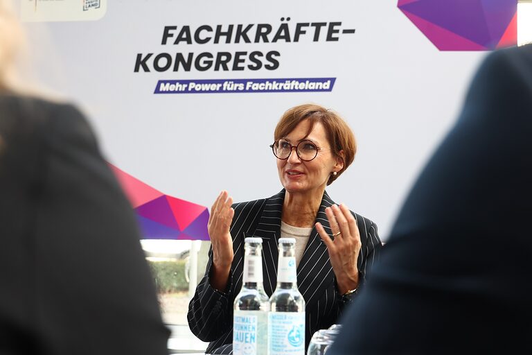 Fachkräftekongress 2024: Bundesbildungsministerin Bettina Stark-Watzinger, Bundesarbeitsminister Hubertus Heil, Bundeswirtschaftsminister Robert Habeck