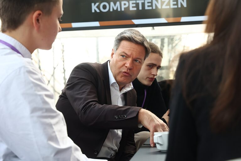 Fachkräftekongress 2024: Bundesbildungsministerin Bettina Stark-Watzinger, Bundesarbeitsminister Hubertus Heil, Bundeswirtschaftsminister Robert Habeck