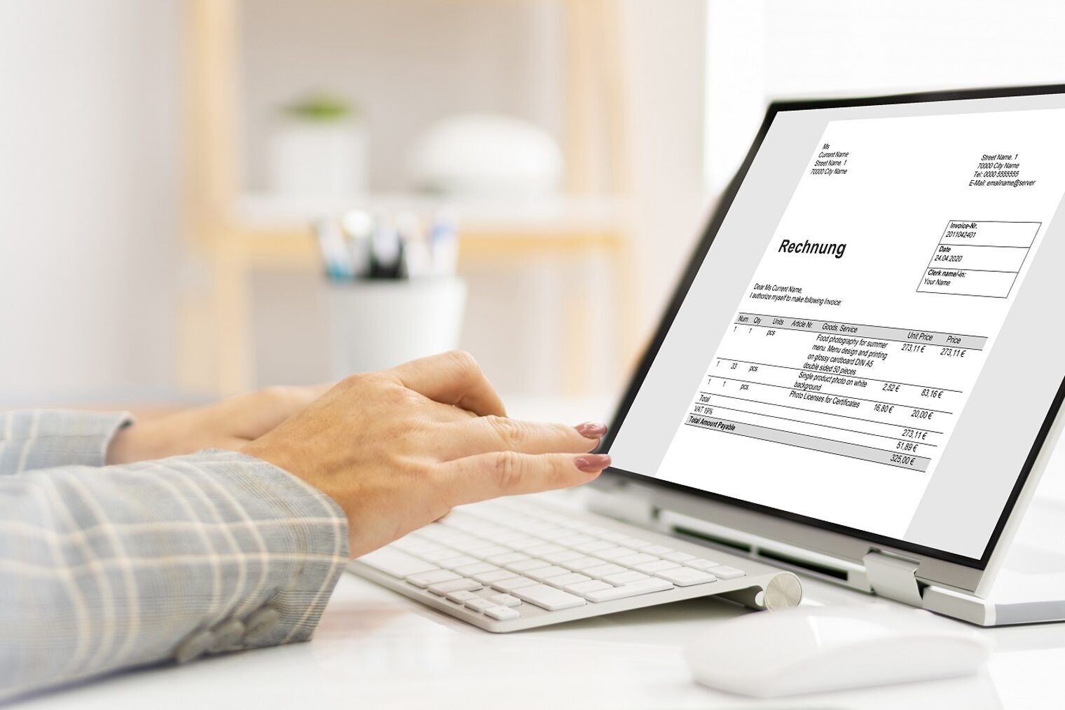Rechnung, digital, E-Rechnung, Kontoauszug, Handwerk, Computer, elektronisch, online, Tablet, Budget, Software, Bildschirm
