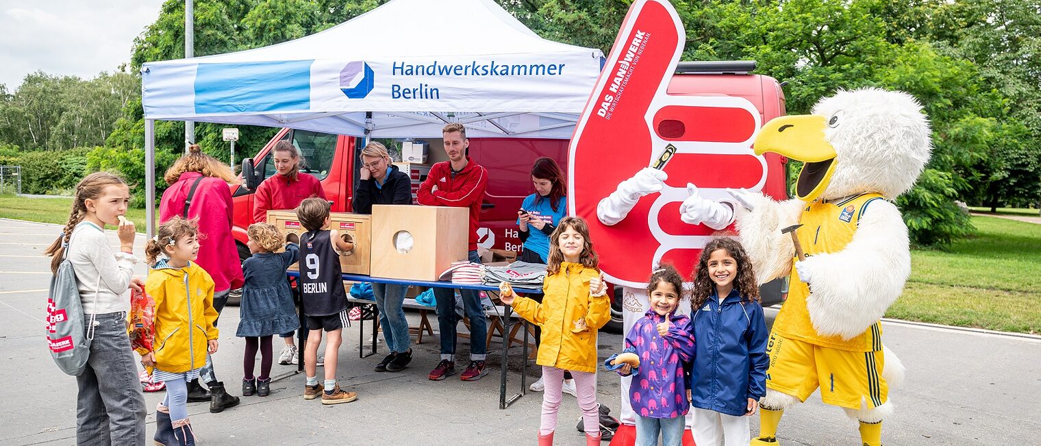 Basketball, Finalturnier, Grundschulliga, ALBA, Saison 2023/2024, Max-Schmeling-Halle, Handwerkskammer, das Handwerk, Black Box