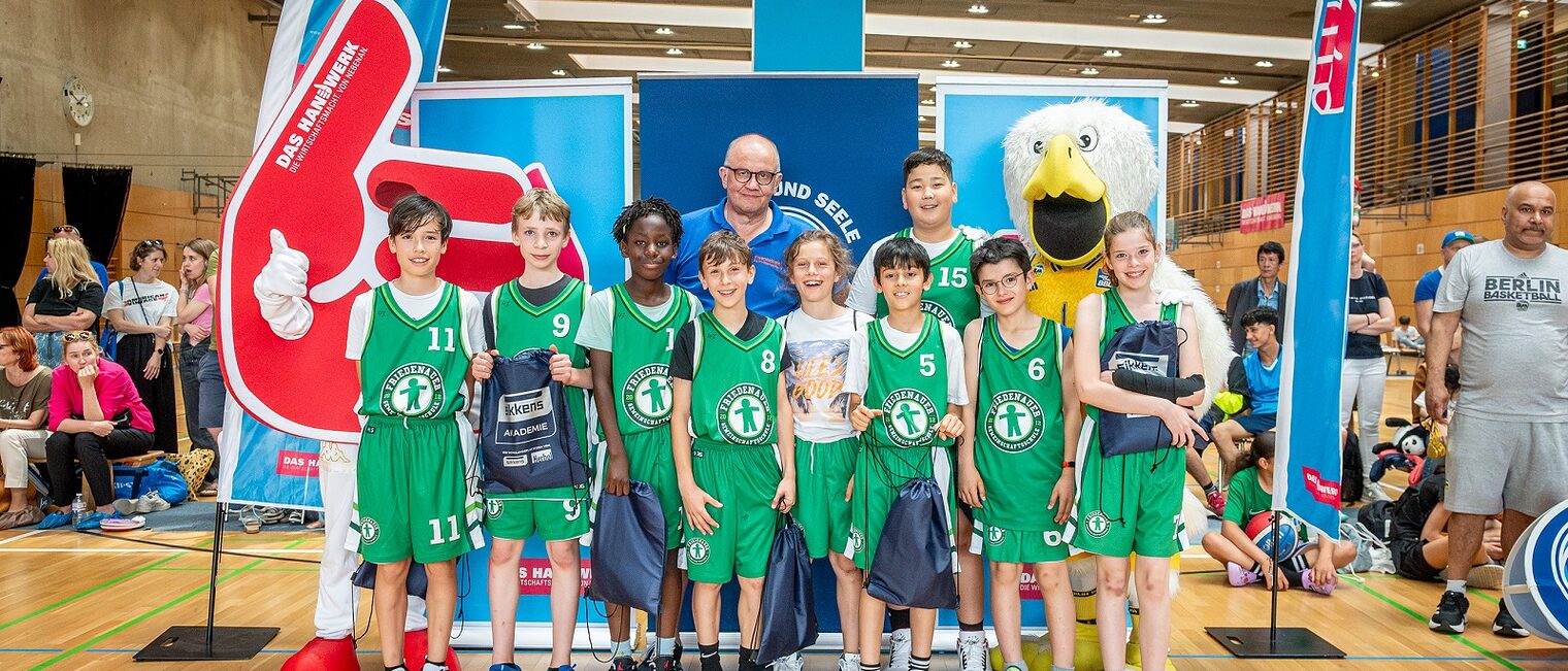 Basketball, Finalturnier, Grundschulliga, ALBA, Saison 2023/2024, Max-Schmeling-Halle, Handwerkskammer, das Handwerk, Black Box