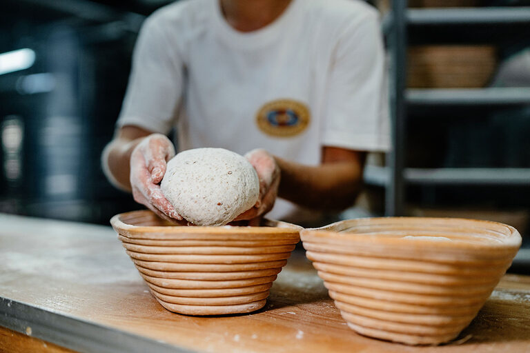 Ausbildung, Ausbildungsplätze 2024, Bäckerei, Bäcker, Brot, Lehrstellenbörse, Beruf, Auszubildende, Handwerkskammer, Teig