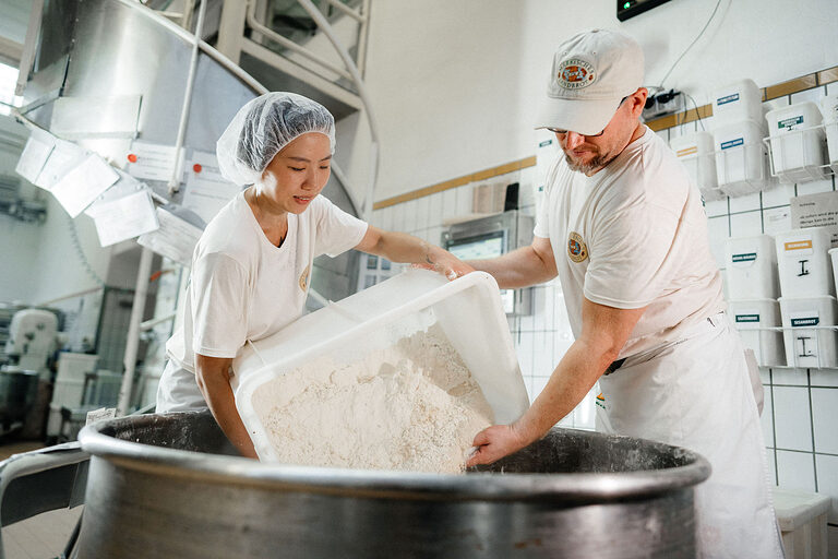 Ausbildung, Ausbildungsplätze 2024, Bäckerei, Bäcker, Brot, Lehrstellenbörse, Beruf, Auszubildende, Handwerkskammer, Teig