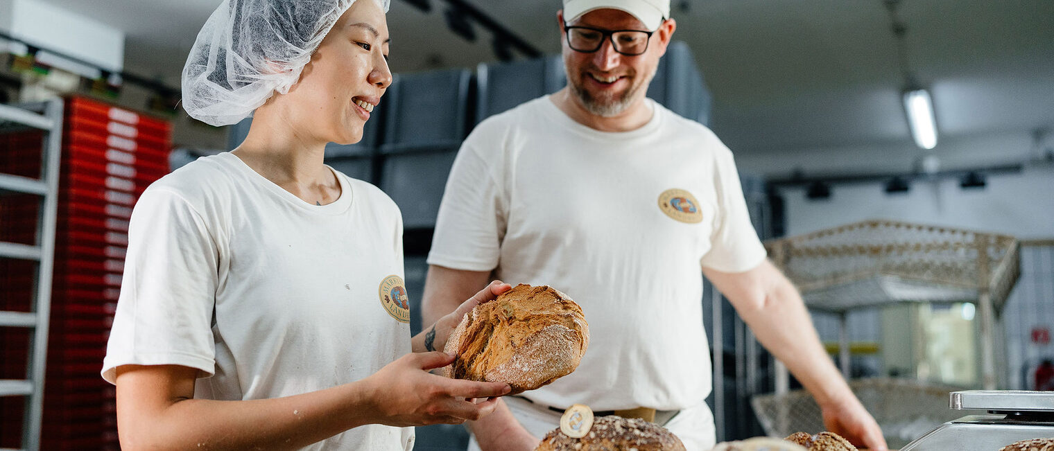 Ausbildung, Ausbildungsplätze 2024, Bäckerei, Bäcker, Brot, Lehrstellenbörse, Beruf, Auszubildende, Handwerkskammer, Teig