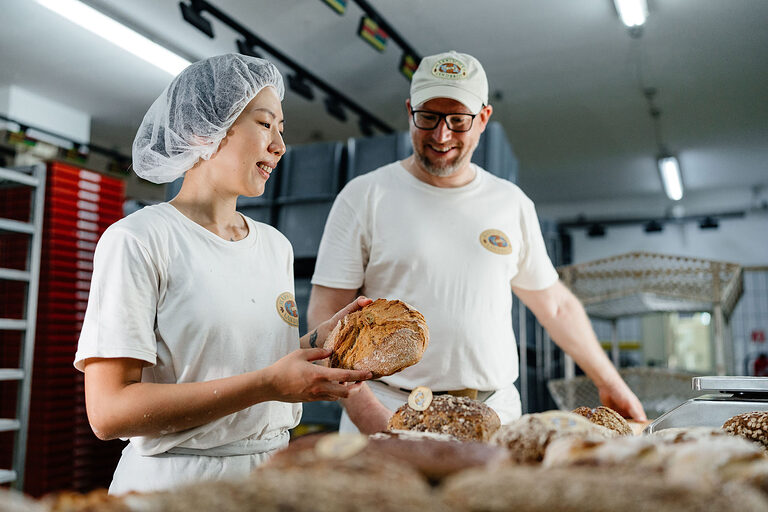 Ausbildung, Ausbildungsplätze 2024, Bäckerei, Bäcker, Brot, Lehrstellenbörse, Beruf, Auszubildende, Handwerkskammer, Teig
