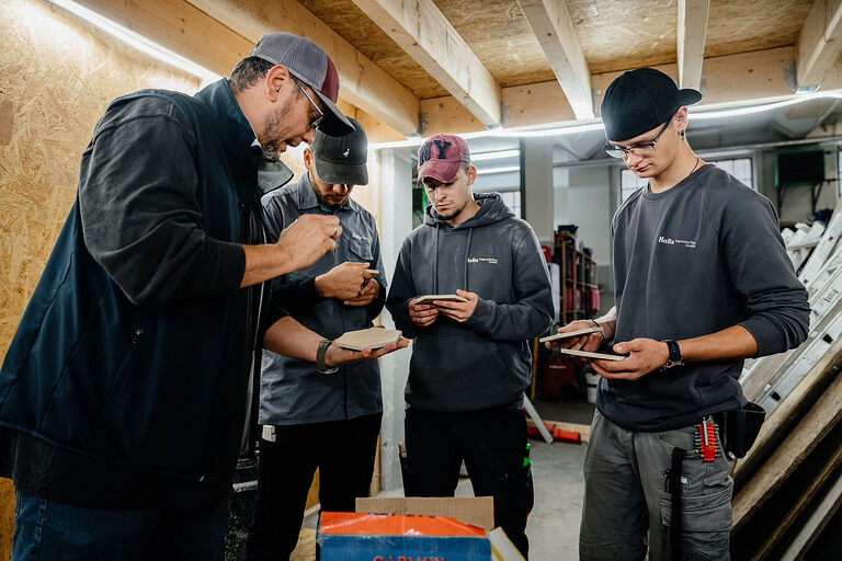 Ausbildung, Ausbildungsplätze 2024, Bautenschützer, Holz, Gebäude, Lehrstellenbörse, Beruf, Auszubildende, Handwerkskammer