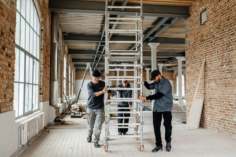 Ausbildung, Ausbildungsplätze 2024, Bautenschützer, Holz, Gebäude, Lehrstellenbörse, Beruf, Auszubildende, Handwerkskammer