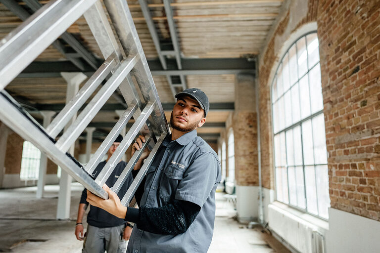 Ausbildung, Ausbildungsplätze 2024, Bautenschützer, Holz, Gebäude, Lehrstellenbörse, Beruf, Auszubildende, Handwerkskammer