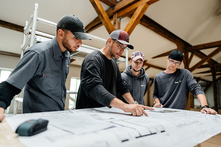 Ausbildung, Ausbildungsplätze 2024, Bautenschützer, Holz, Gebäude, Lehrstellenbörse, Beruf, Auszubildende, Handwerkskammer