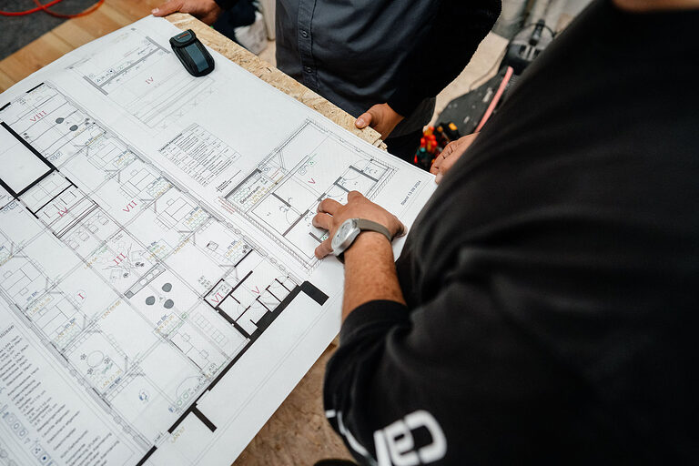 Ausbildung, Ausbildungsplätze 2024, Bautenschützer, Holz, Gebäude, Lehrstellenbörse, Beruf, Auszubildende, Handwerkskammer