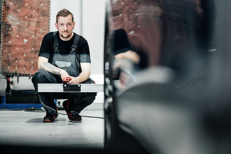 Ausbildung, Ausbildungsplätze 2024, Karosserie, Fahrzeugbaumechaniker, Kfz-Werkstatt, Beruf, Auszubildende, Handwerkskammer