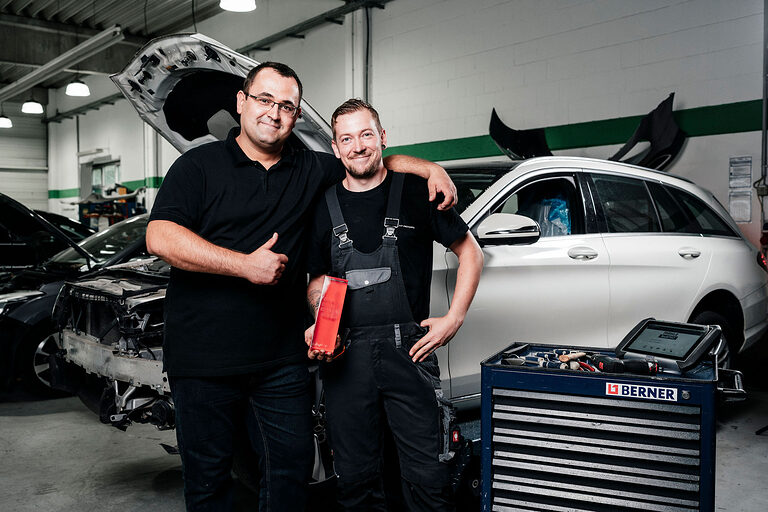 Ausbildung, Ausbildungsplätze 2024, Karosserie, Fahrzeugbaumechaniker, Kfz-Werkstatt, Beruf, Auszubildende, Handwerkskammer