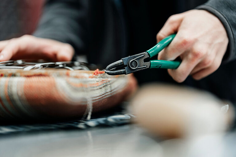 Ausbildung, Raumausstatter, Polsterer, Stoff, Beruf, Auszubildende, Handwerkskammer Berlin, Ausbildungsplatz 2024