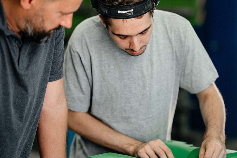Ausbildung, Modellbauer, Einzel- und Serienfertigung, Karosserieteil, Kunststoffgehäuse, Auszubildende, Ausbildungsplatz 2024