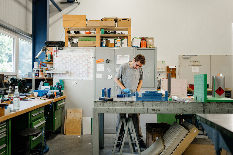 Ausbildung, Modellbauer, Einzel- und Serienfertigung, Karosserieteil, Kunststoffgehäuse, Auszubildende, Ausbildungsplatz 2024