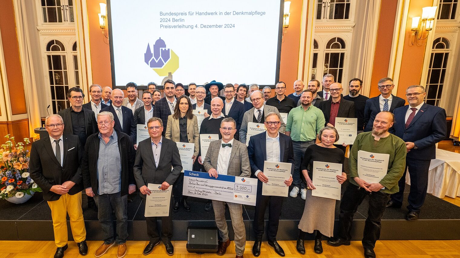 Gruppenbild, Preisträger, Bundespreis für Handwerk in der Denkmalpflege, Rotes Rathaus, Bürgermeister, Handwerkskammer Berlin