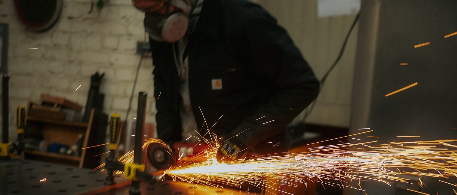 Metallbauer, Schweißgerät, Azubi, Ausbildung, Handwerk, Azubi Akademie