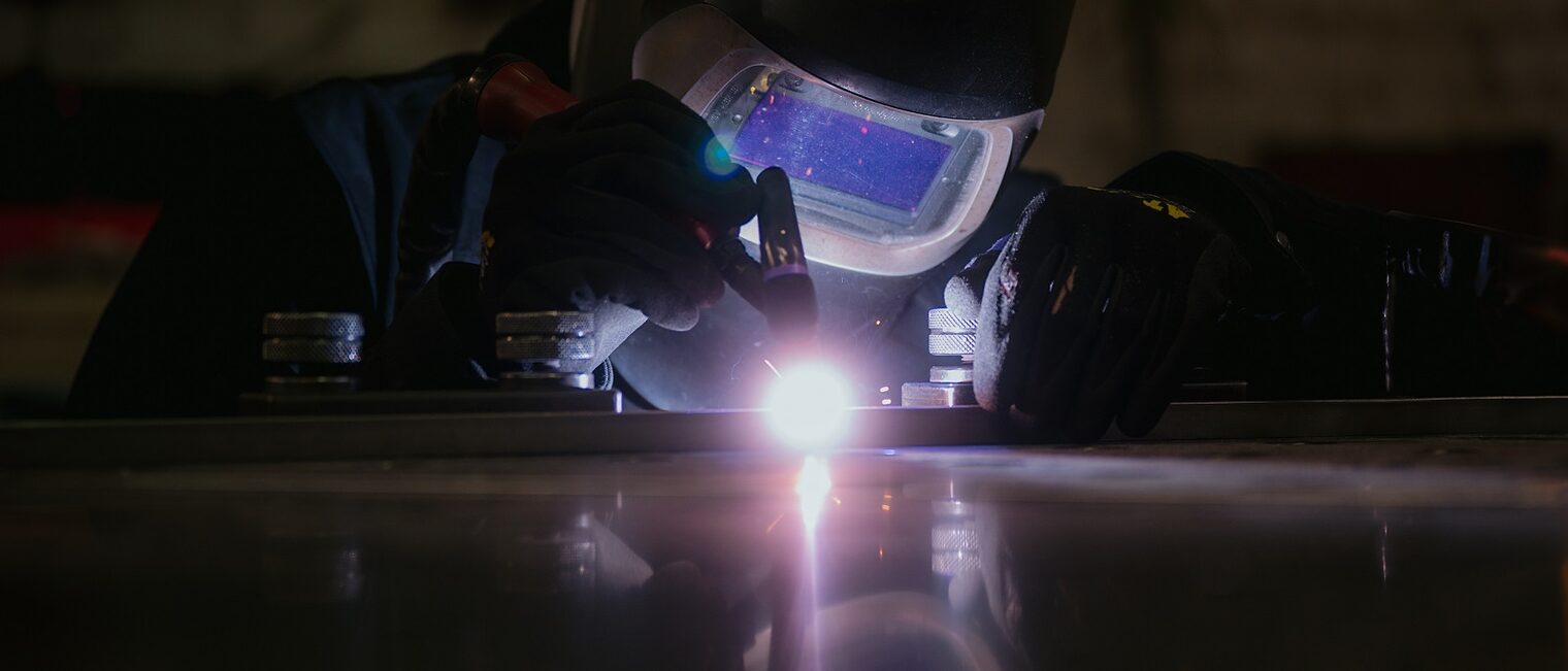 Metallbauer, Schweißgerät, Azubi, Ausbildung, Handwerk, Azubi Akademie, Filmaufnahme, Dreh