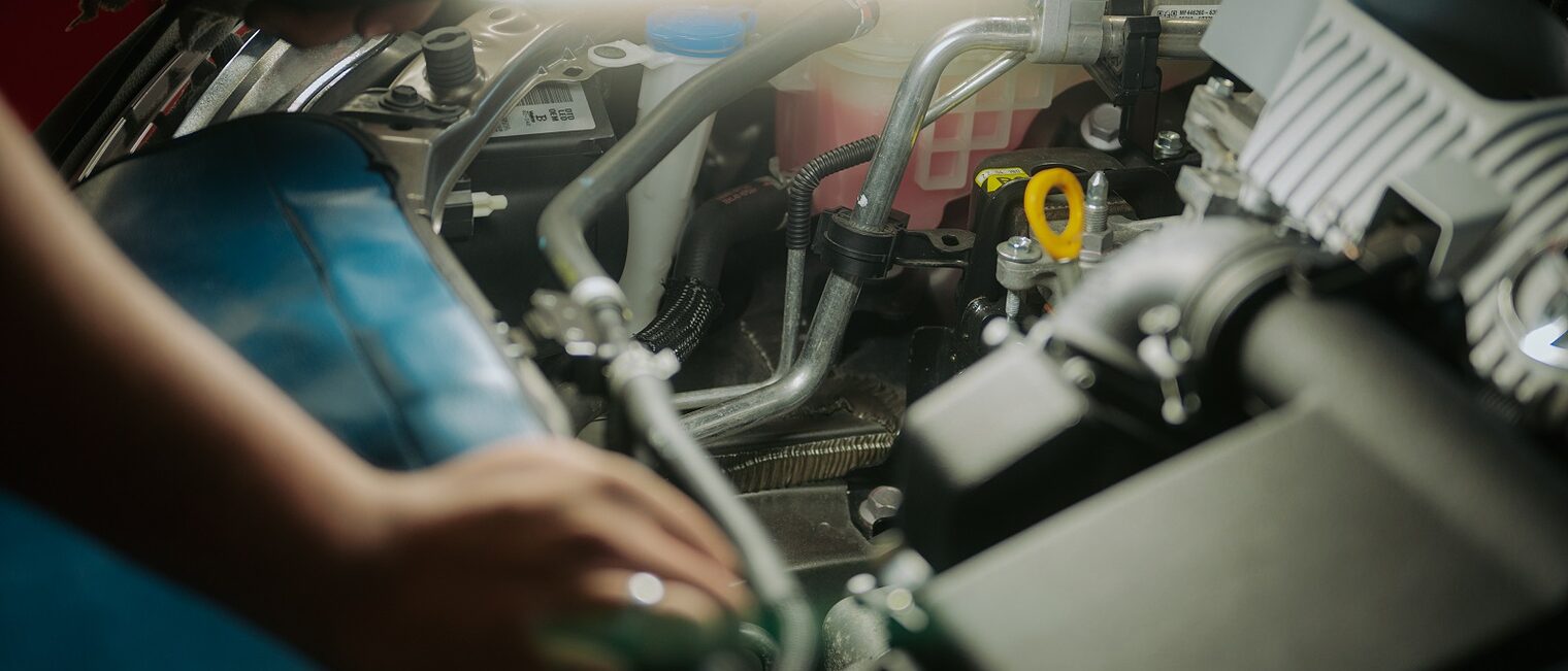 Kfz-Mechatroniker, Auto, Kfz-Werkstatt, Azubi, Ausbildung, Handwerk, Azubi Akademie, Filmaufnahme, Dreh