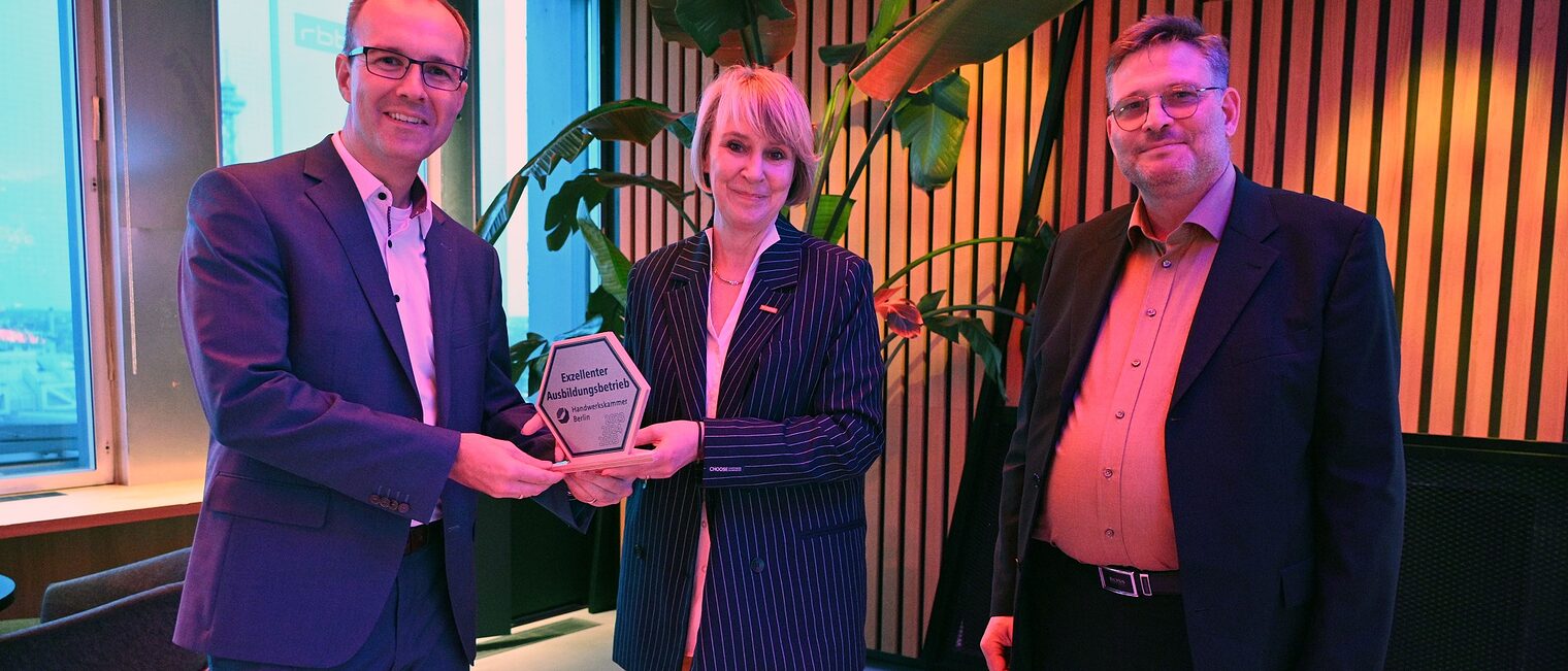 Handwerkskammer Berlin, Handwerkskammerpräsidentin Carola Zarth, Siegelverleihung, Qualitätssiegel, Siegelbetrieb