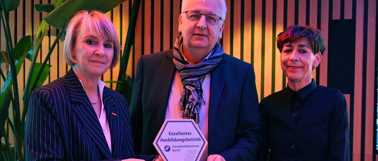 Handwerkskammer Berlin, Handwerkskammerpräsidentin Carola Zarth, Siegelverleihung, Qualitätssiegel, Siegelbetrieb