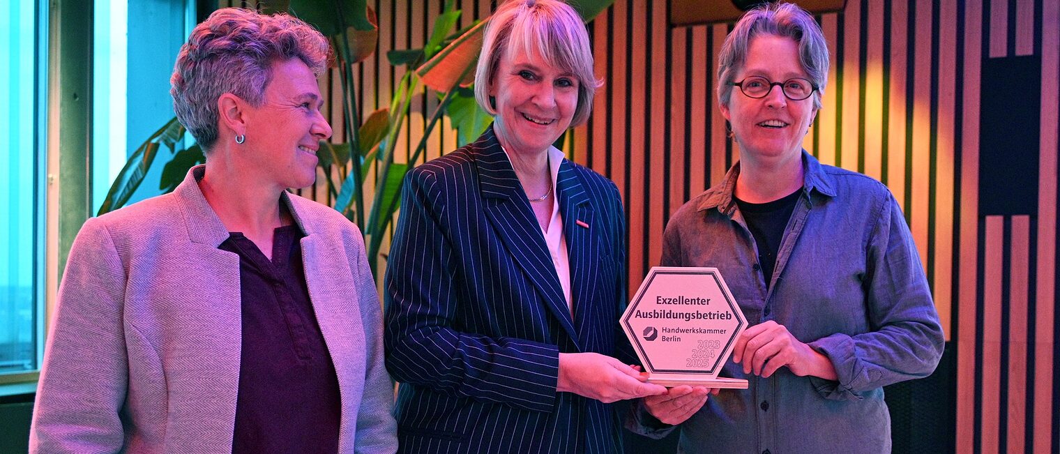 Handwerkskammer Berlin, Handwerkskammerpräsidentin Carola Zarth, Siegelverleihung, Qualitätssiegel, Siegelbetrieb