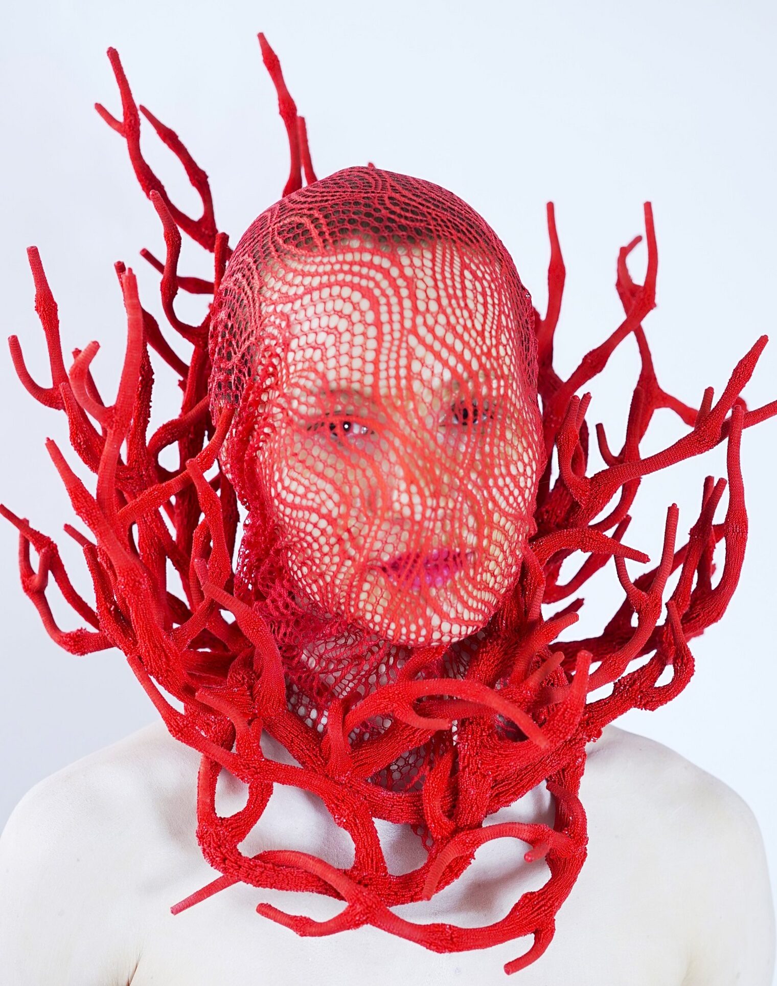Kopfschmuck „Coral“, Tzuri Gueta, Foto Damien Etcheverry