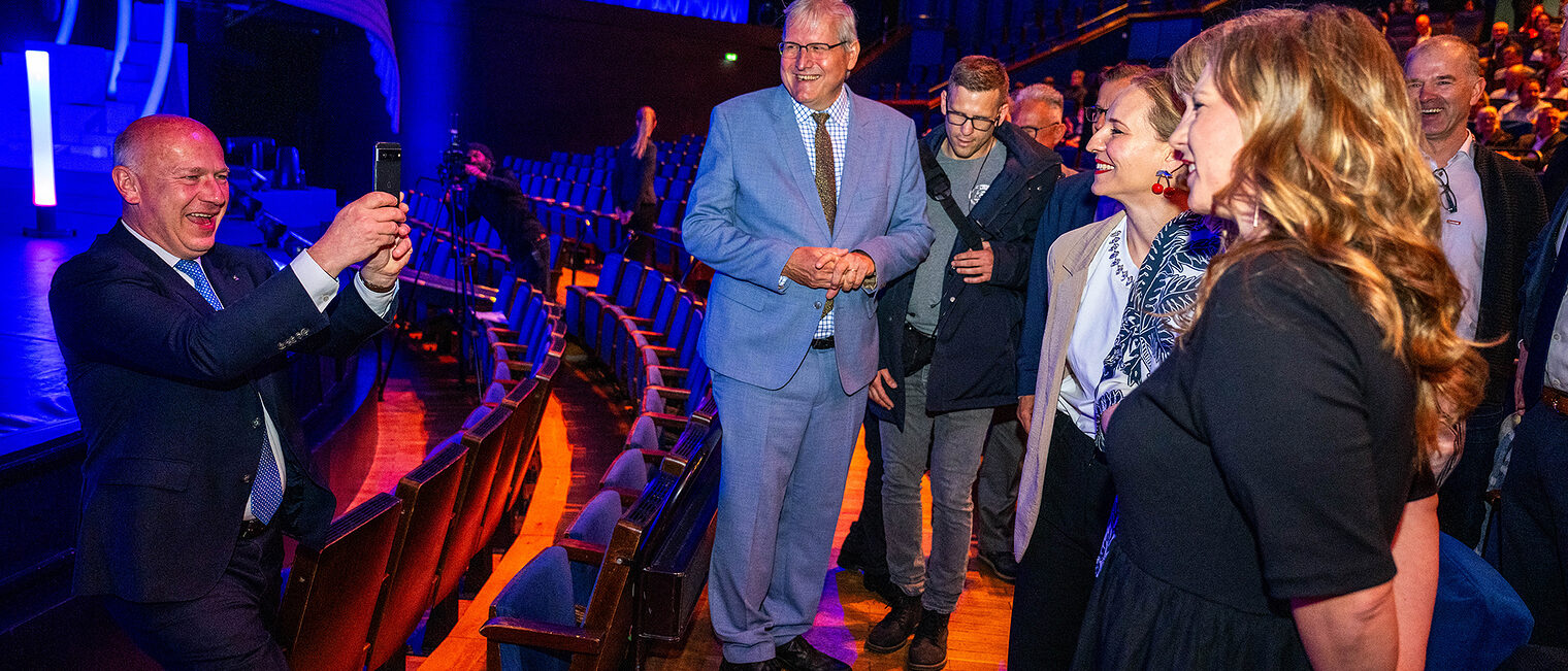 Handwerkskammer Berlin ehrt am 11. Mai 2025 im Friedrichstadt-Palast die Meisterinnen und Meister des Jahrgangs 2024: Bürgermeister