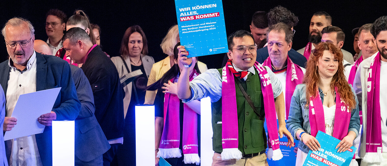 Handwerkskammer Berlin ehrt am 11. Mai 2025 im Friedrichstadt-Palast die Meisterinnen und Meister des Jahrgangs 2024: Bühne