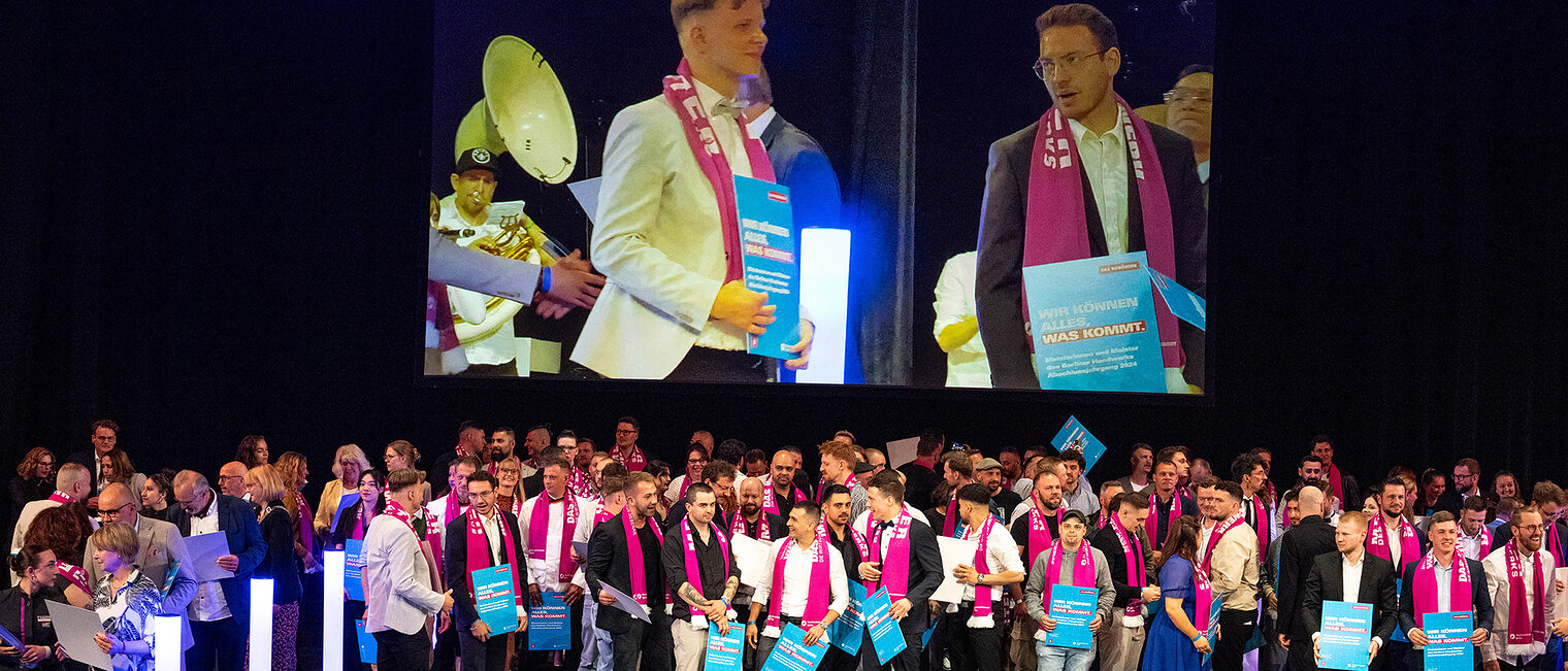 Handwerkskammer Berlin ehrt am 11. Mai 2025 im Friedrichstadt-Palast die Meisterinnen und Meister des Jahrgangs 2024: Bühne