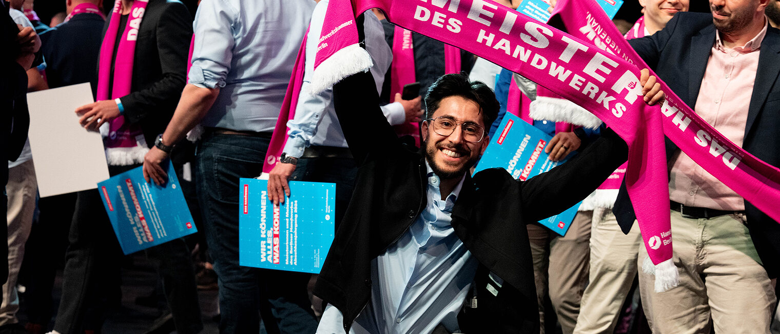 Handwerkskammer Berlin ehrt am 11. Mai 2025 im Friedrichstadt-Palast die Meisterinnen und Meister des Jahrgangs 2024: Jubel