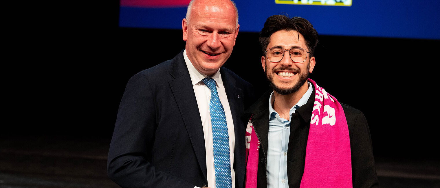 Handwerkskammer Berlin ehrt am 11. Mai 2025 im Friedrichstadt-Palast die Meister*innen des Jahrgangs 2024: mit Bürgermeister
