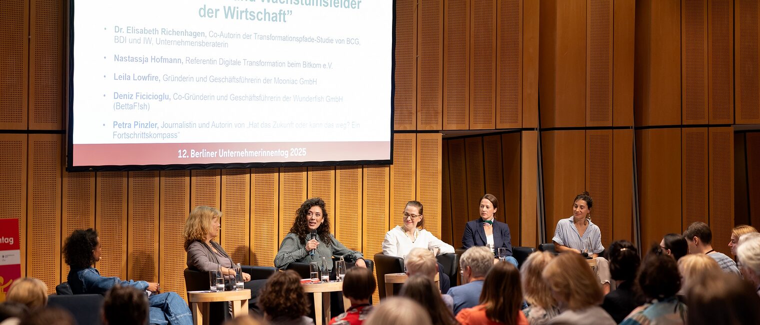 12. Unternehmerinnentag in Berlin am 20. Juni 2025. Blick auf das Podium