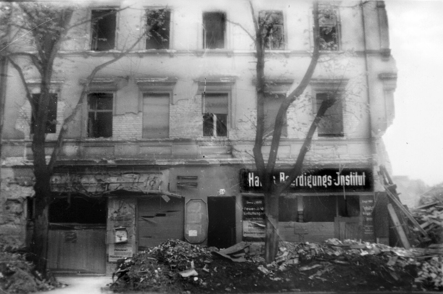 Firmengebäude der Hahn Bestattungen in Trümmern: Die Folgen des Krieges, 1945
