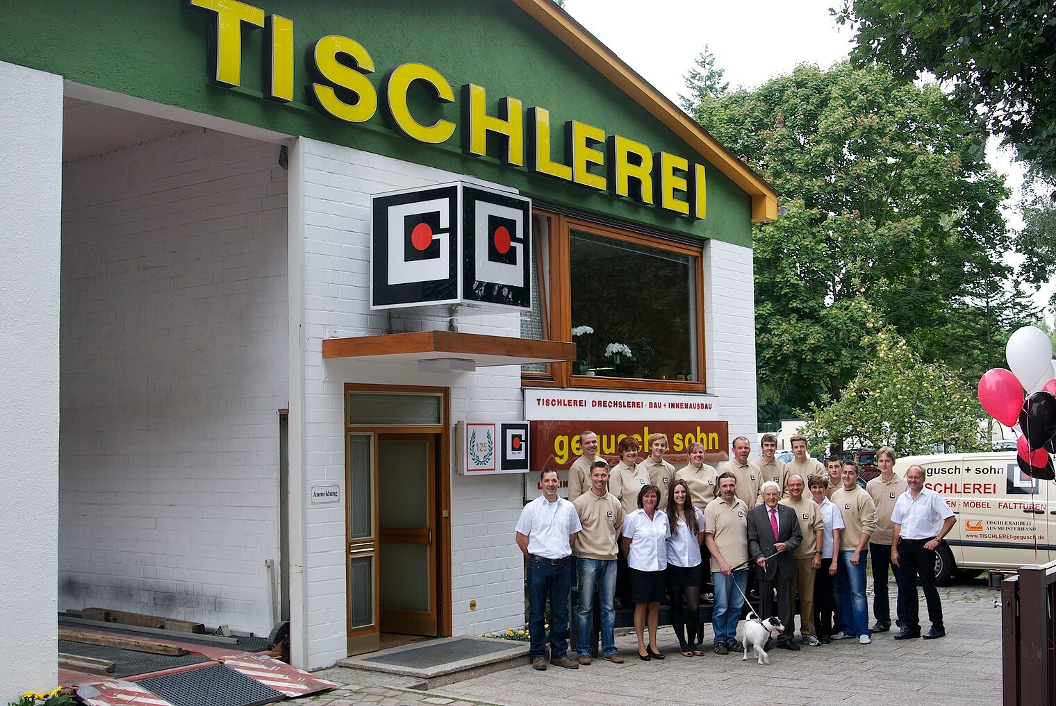 Die gegusch-Belegschaft anlässlich des 125-jährigen Bestehens, 2012