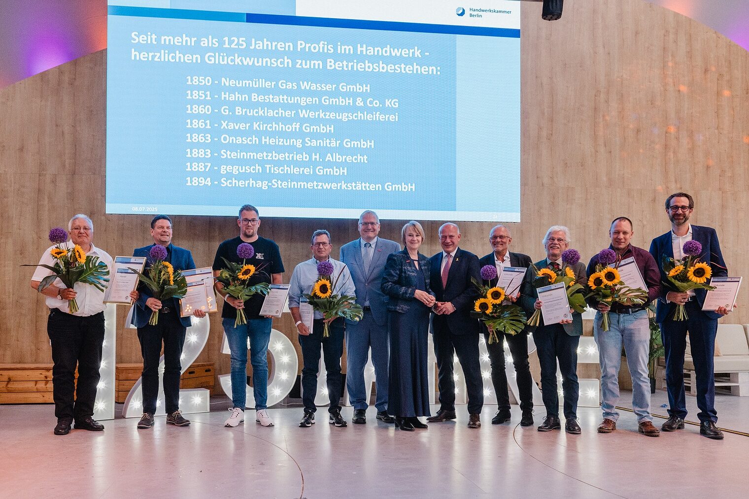 Handwerkskammerpräsidentin, Geschäftsführer und der Regierende Bürgermeister von Berlin Wegner, beim 125. Jubiläumsfest der Handwerkskammer Berlin.