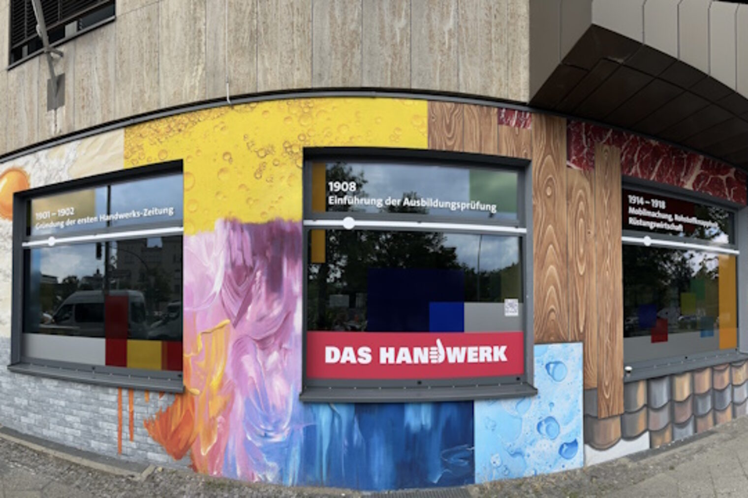 Panoramabild: Neue Fensterfassade zum 125-jährigen Jubiläum der Handwerkskammer Berlin
