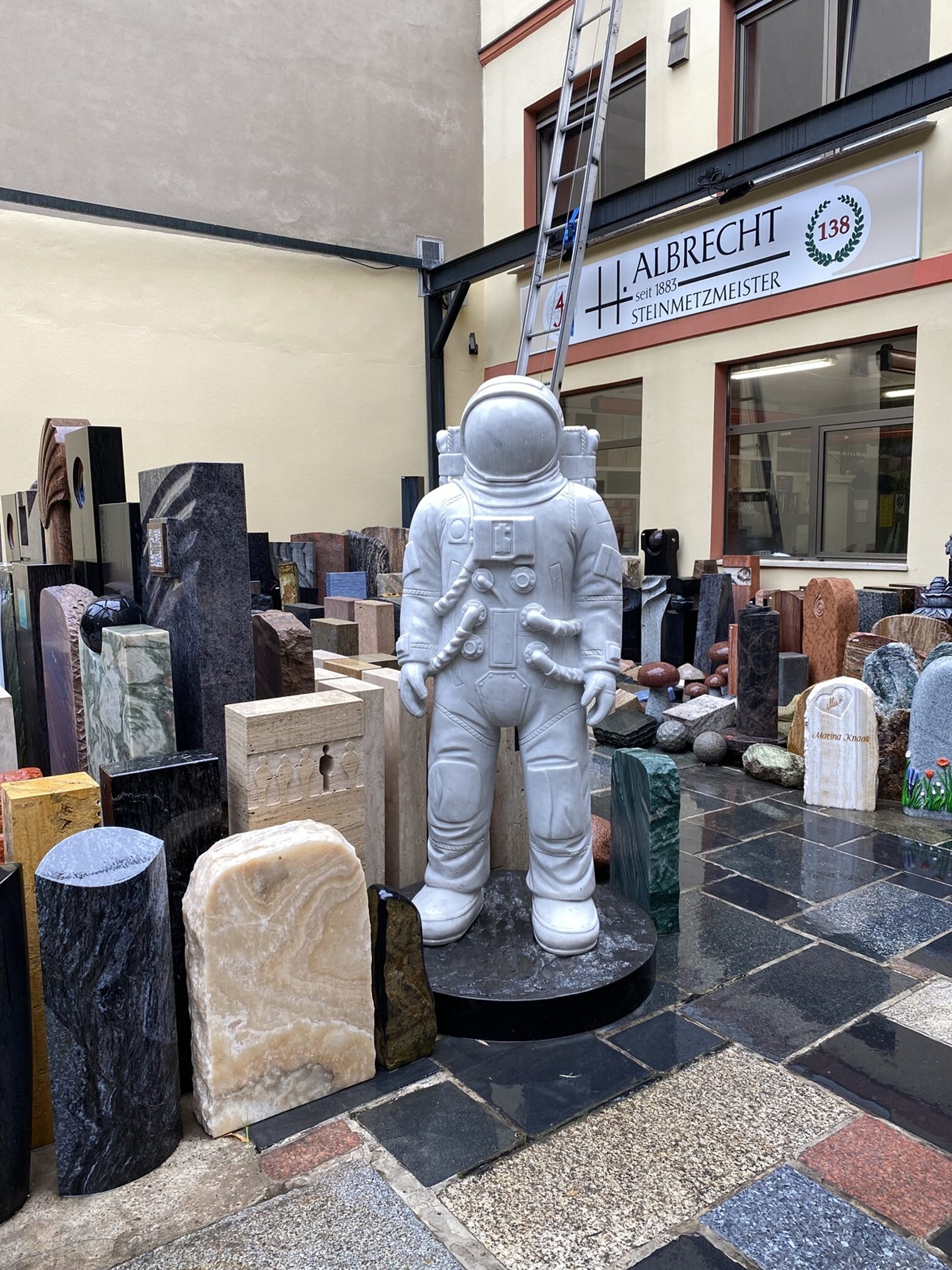 Steinmetzbetrieb H. Albrecht - Skulpturen für die Ewigkeit