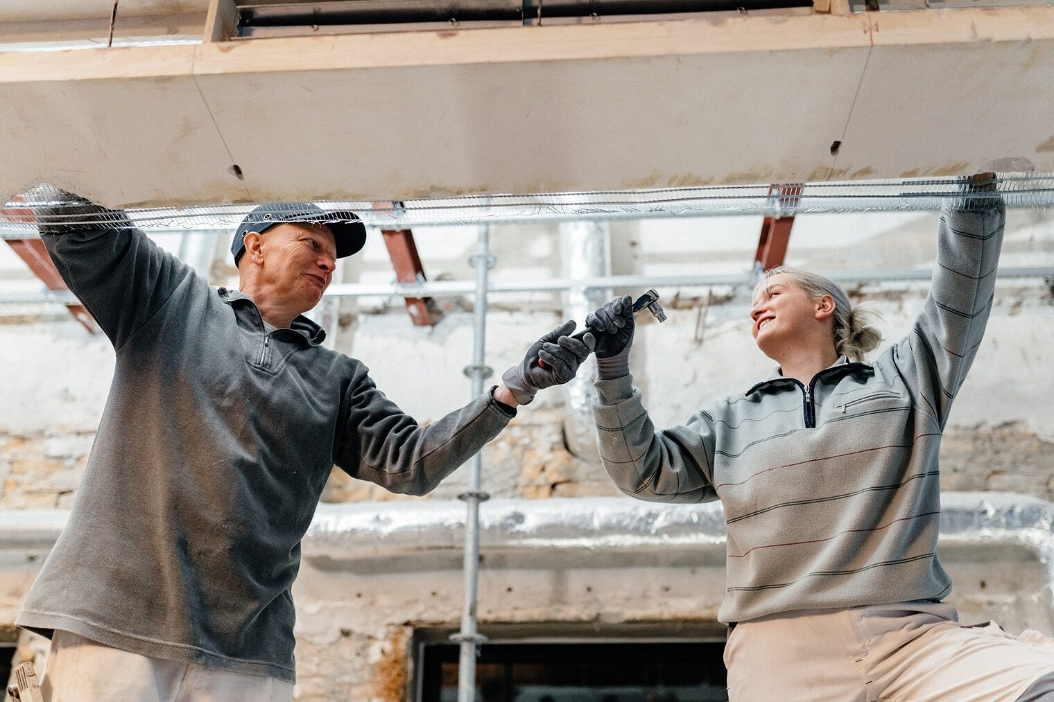 HiB Zukunftsthemen Titelbild_Stuckateur Rost_Fotograf Valentin Paster