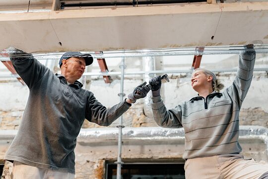 HiB Zukunftsthemen Titelbild_Stuckateur Rost_Fotograf Valentin Paster