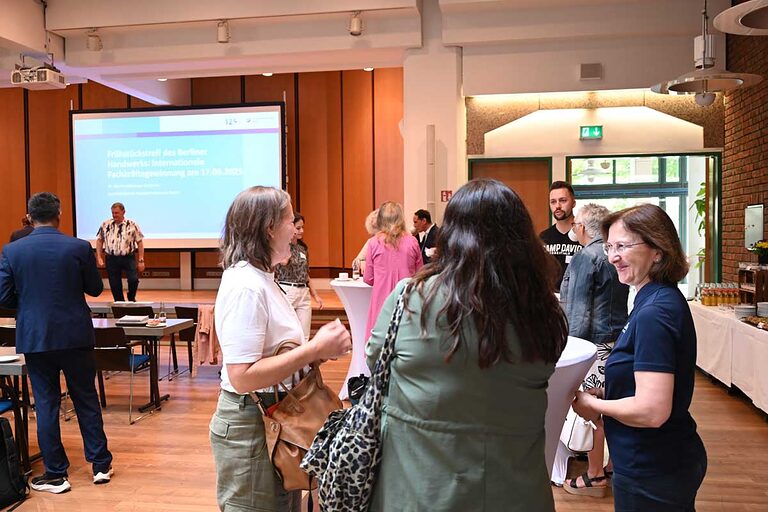 Frühstückstreff des Berliner Handwerks: Internationale Fachkräftegewinnung