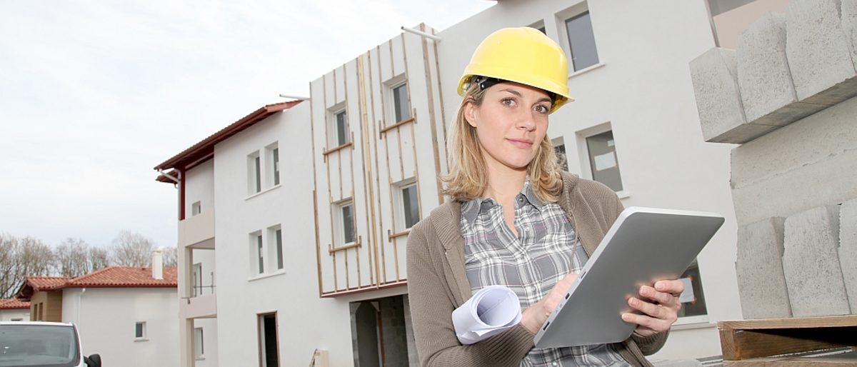 Bau, Baustelle, Frau, Geschäft, Sicherheitshelm, Arbeit, Vorgesetzte, Architekt, Handwerker, Ingenieur, Baustelle, Beruf, Vorarbeiter, Bauarbeiter, Laptop