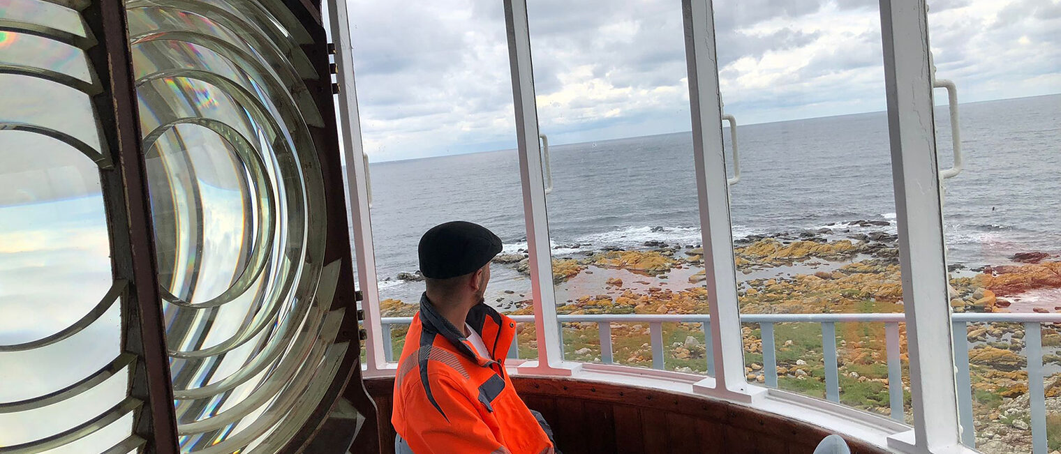 Aktuelle Mobilitätsberatungsangebote der Handwerkskammer Berlin/ Blick aus einem verglasten Strandcafe in Bornholm