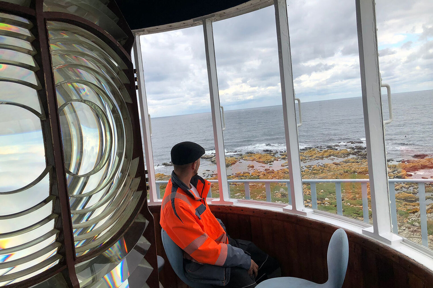 Aktuelle Mobilitätsberatungsangebote der Handwerkskammer Berlin/ Blick aus einem verglasten Strandcafe in Bornholm