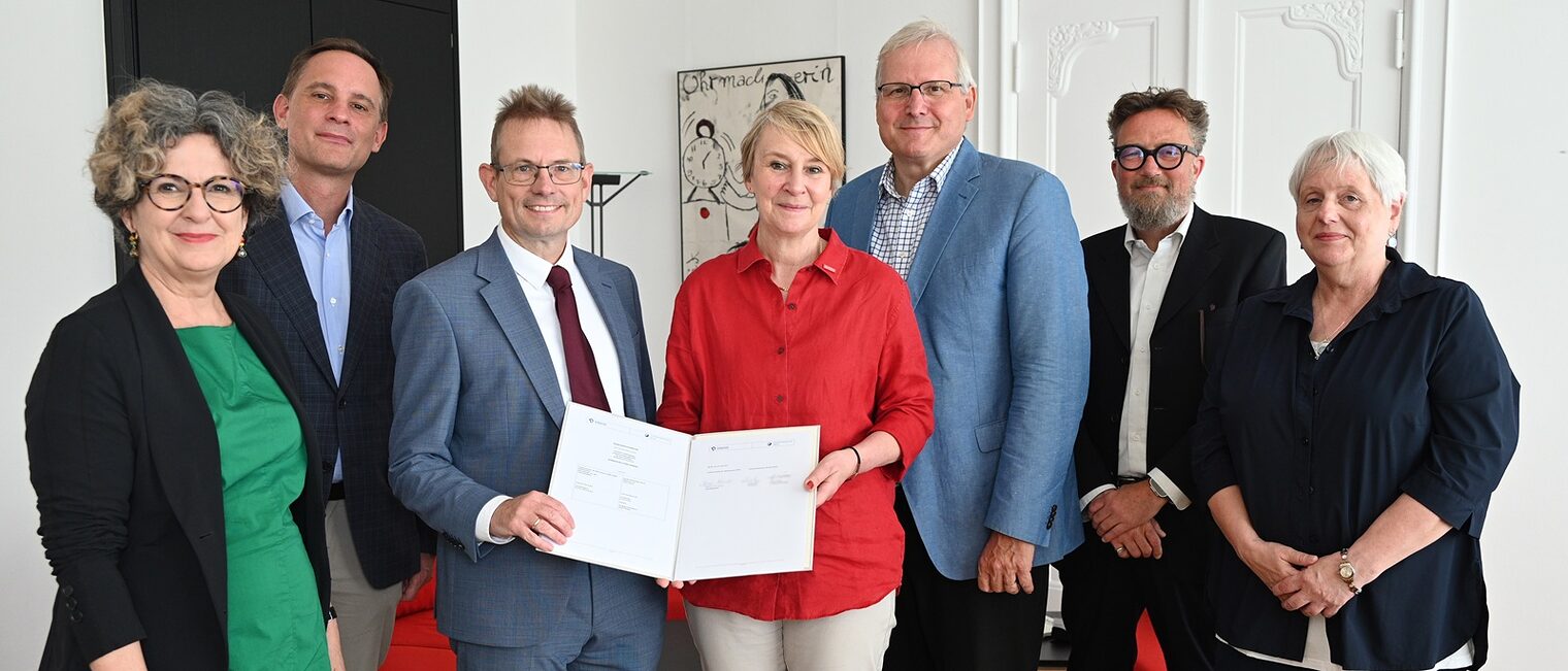 Handwerkskammer Berlin und Fachhochschule des Mittelstands (FHM) am 3.07.26:ein Kooperationsvertrag für berufsbegleitenden Bachelorstudiengang Handwerksmanagement