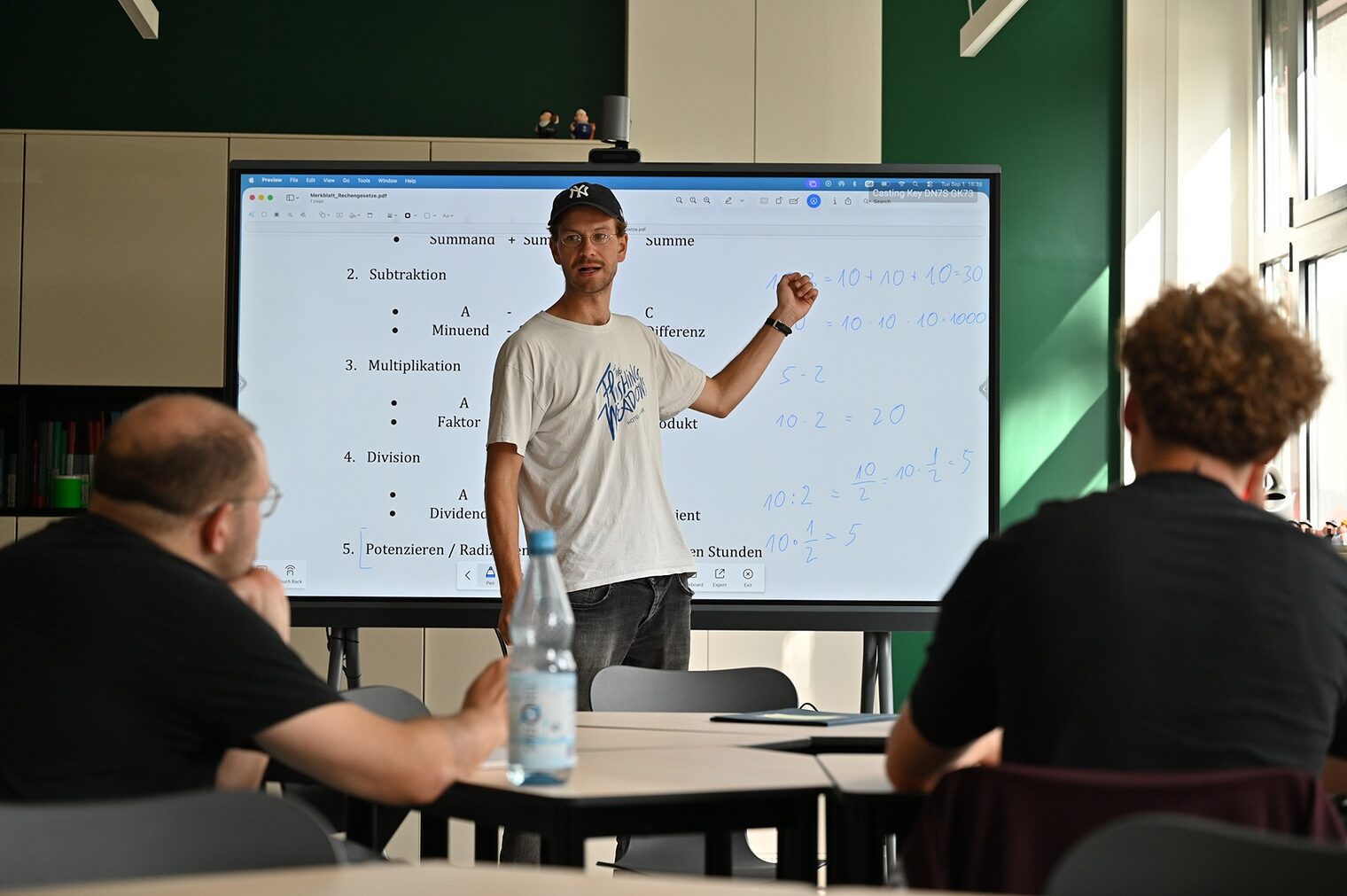 Matheunterricht in den neuen Räumen – mit Smartboard