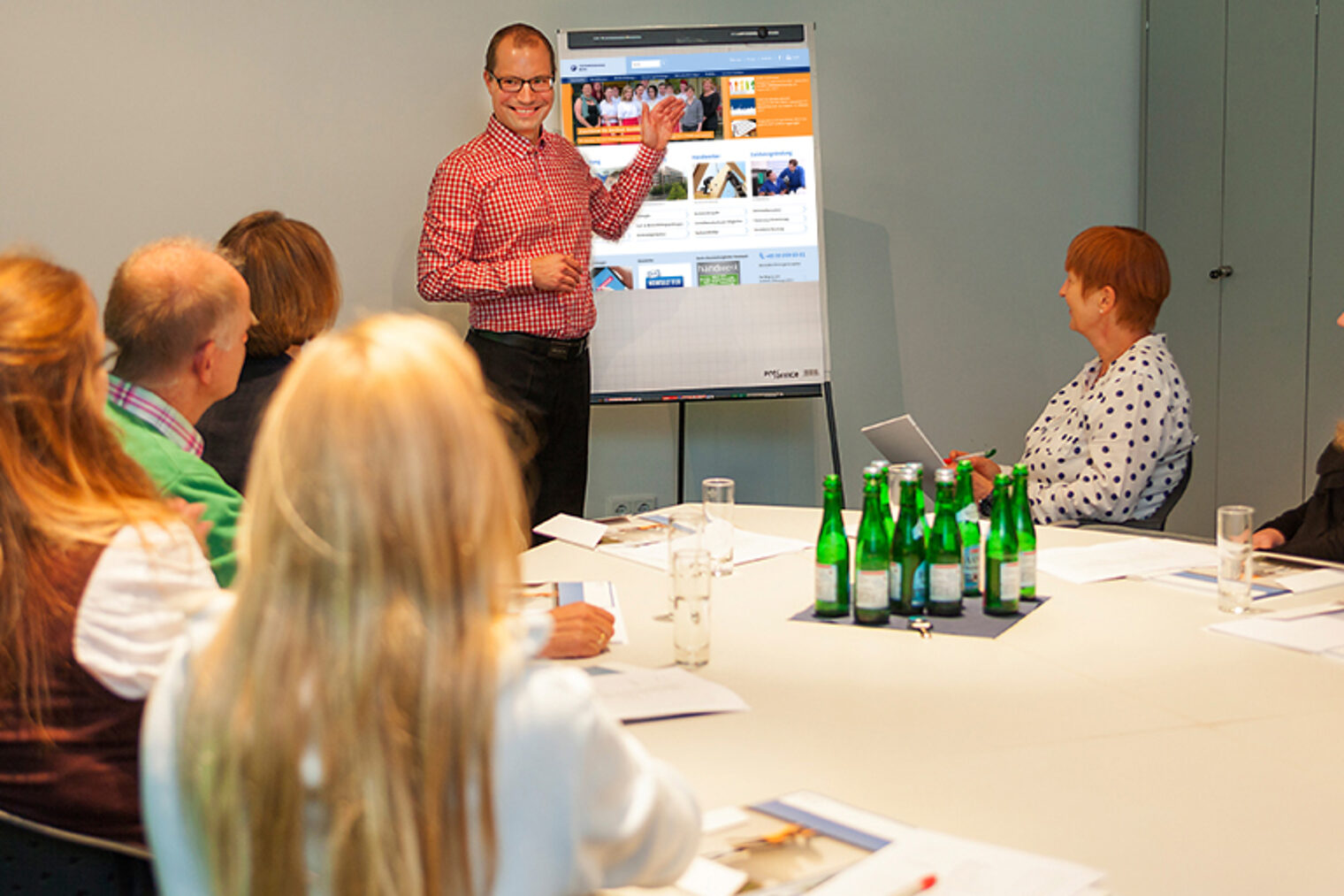Kopfbild: Workshop mit Kolleginnen und Kollegen